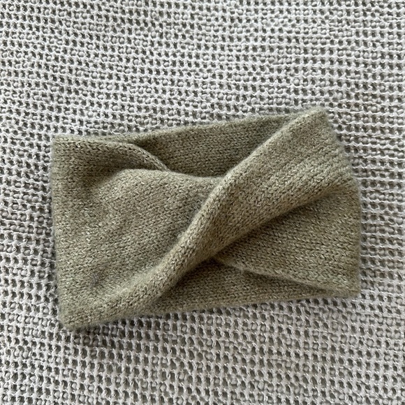 Universal Thread Snood and Twist Headband Green - Picture 2 of 5